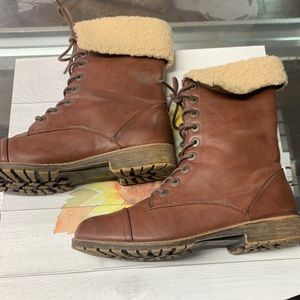 ✨ Brown Combat boots ✨